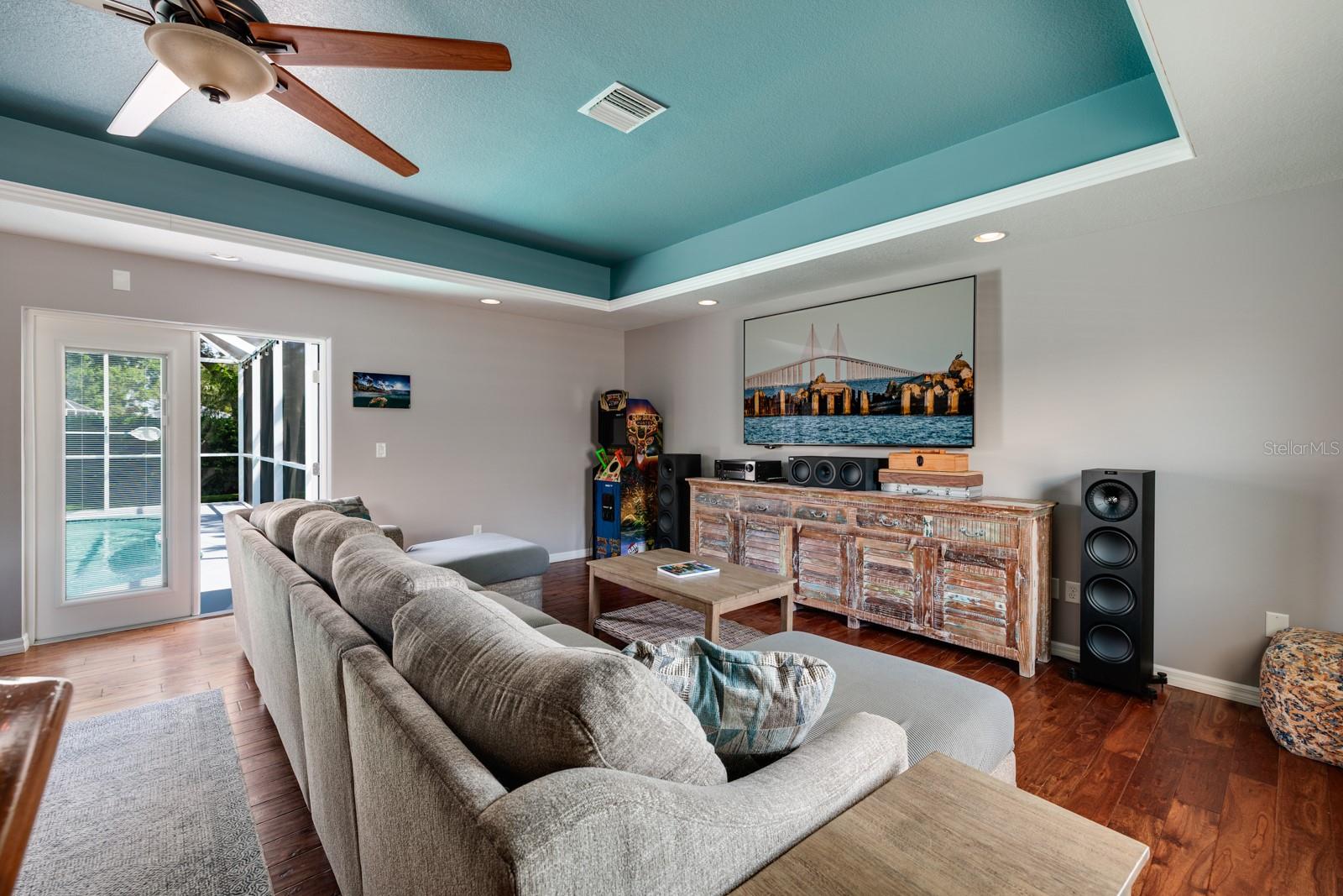 Image 13 of 37 For 4997 Breeze Circle