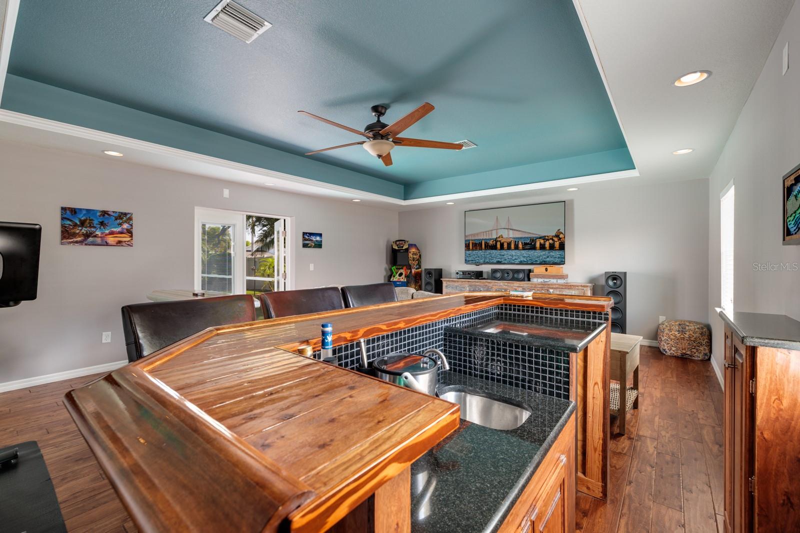 Image 16 of 37 For 4997 Breeze Circle