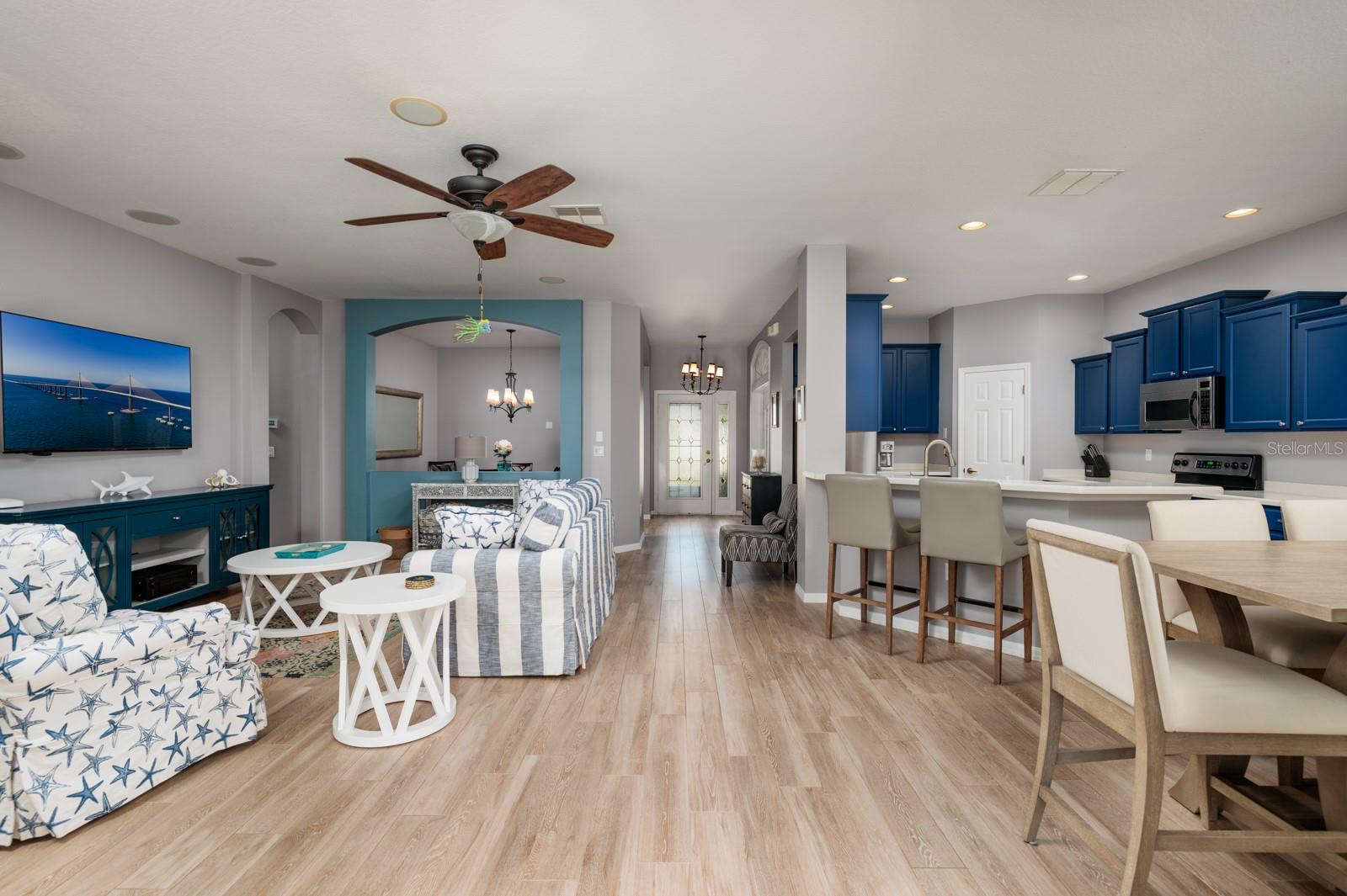 Image 4 of 37 For 4997 Breeze Circle