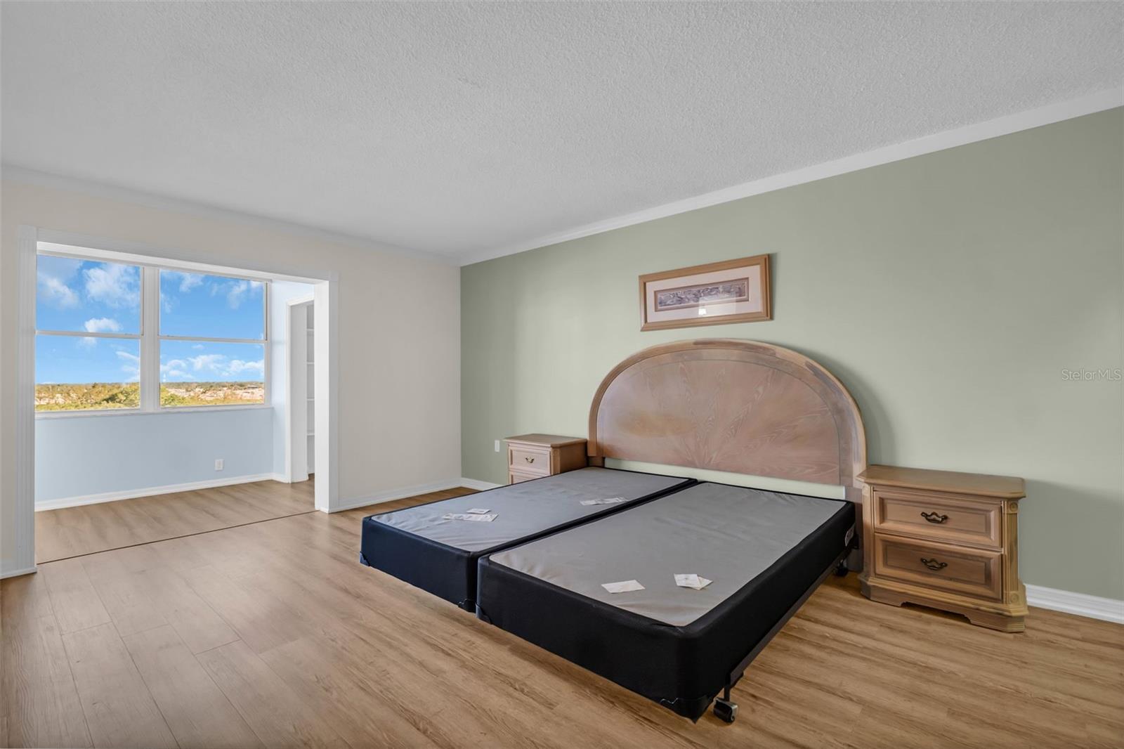 Image 14 of 40 For 4725 Cove Circle 601