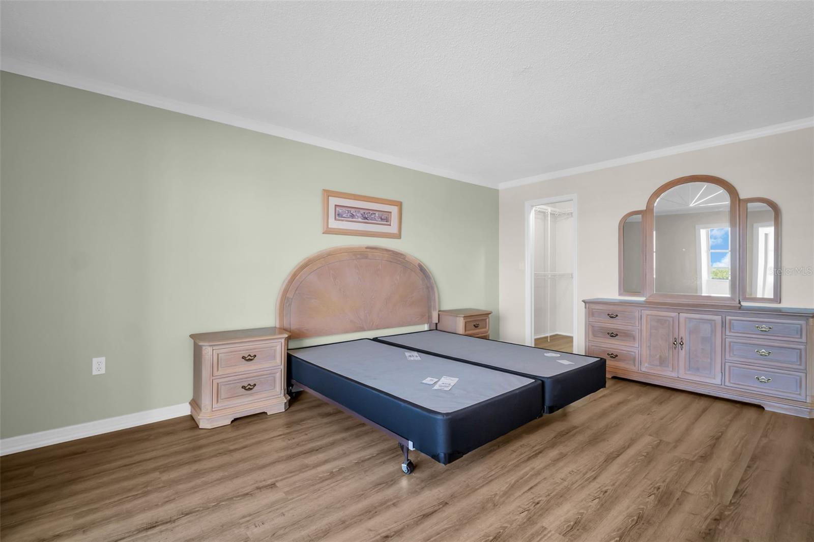Image 15 of 40 For 4725 Cove Circle 601