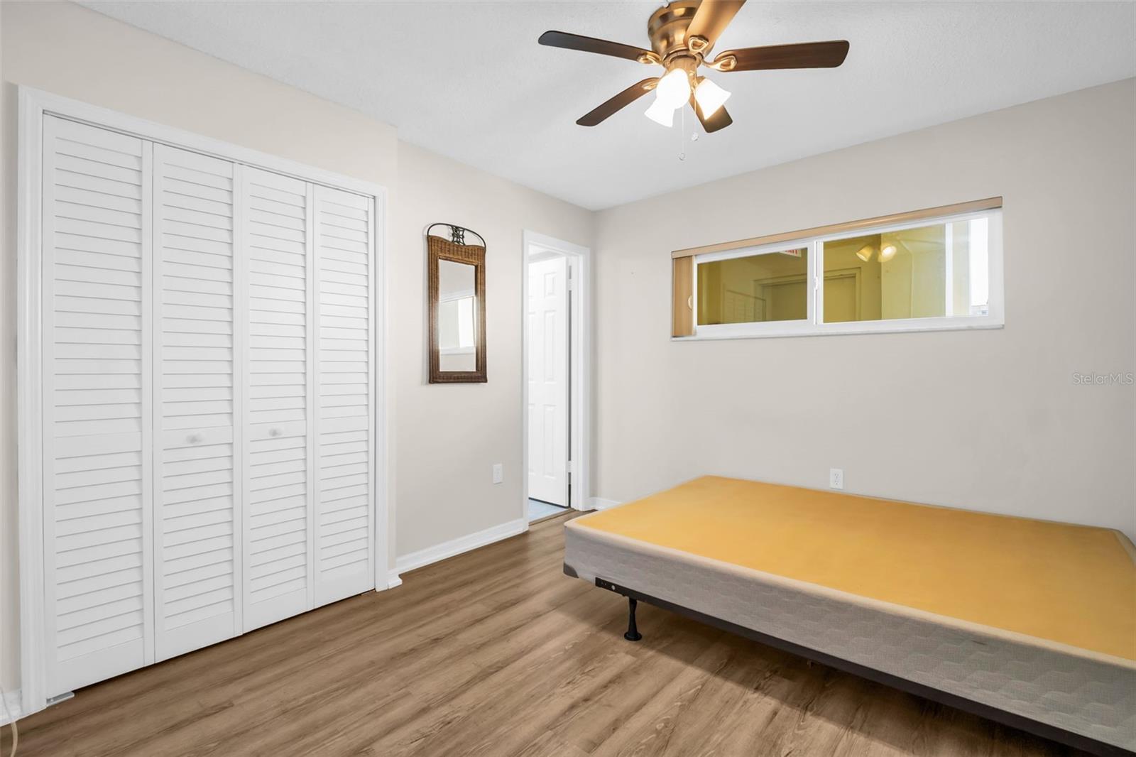 Image 21 of 40 For 4725 Cove Circle 601
