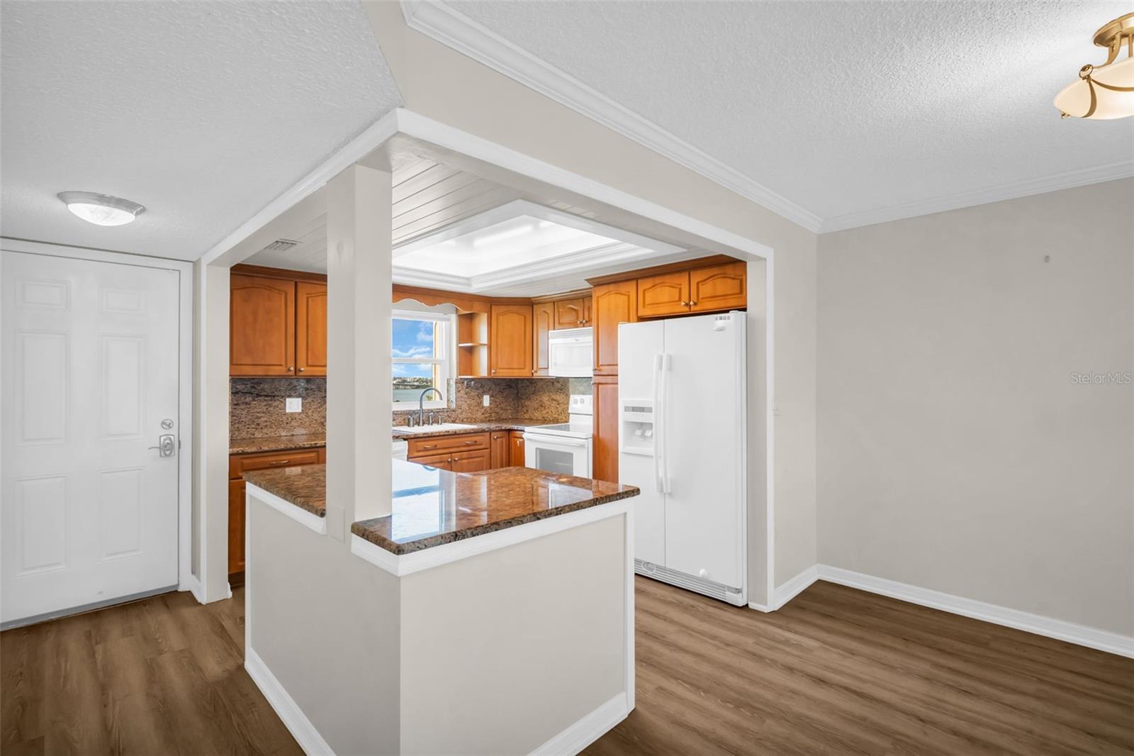 Image 7 of 40 For 4725 Cove Circle 601