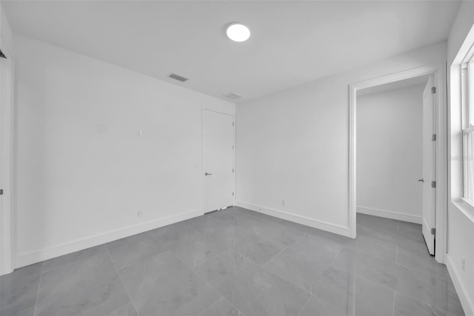 Image 40 of 52 For 2751 42nd Avenue