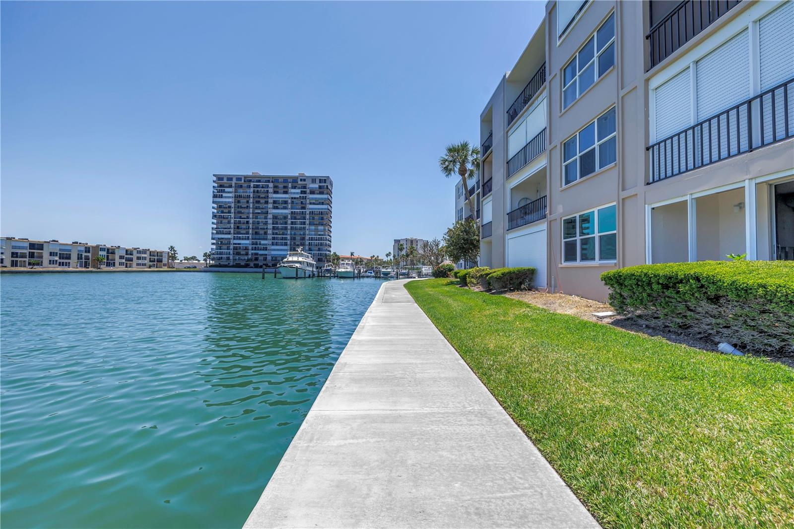 Image 16 of 49 For 7625 Sun Island Drive S 106