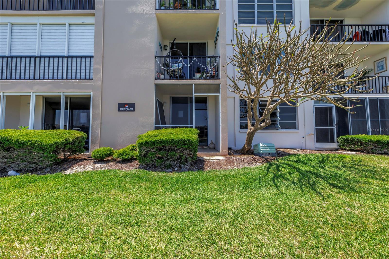 Image 17 of 49 For 7625 Sun Island Drive S 106