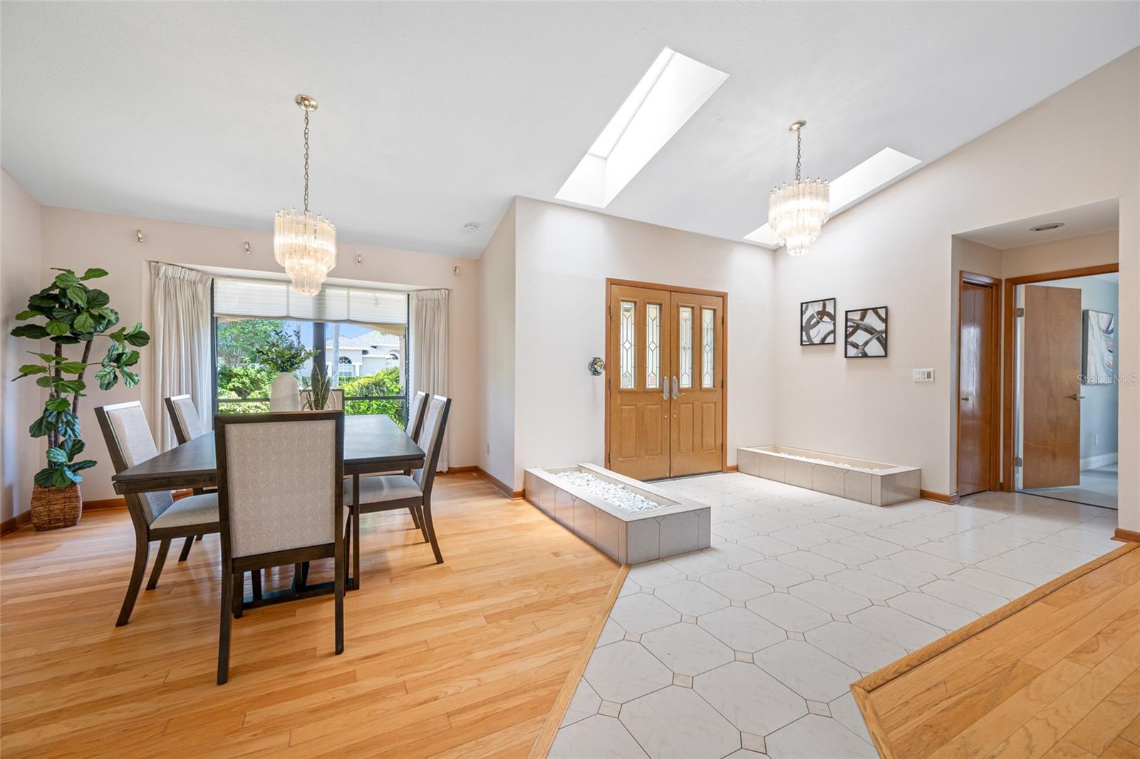 Listing photo id 14 for 5816 Dory Way