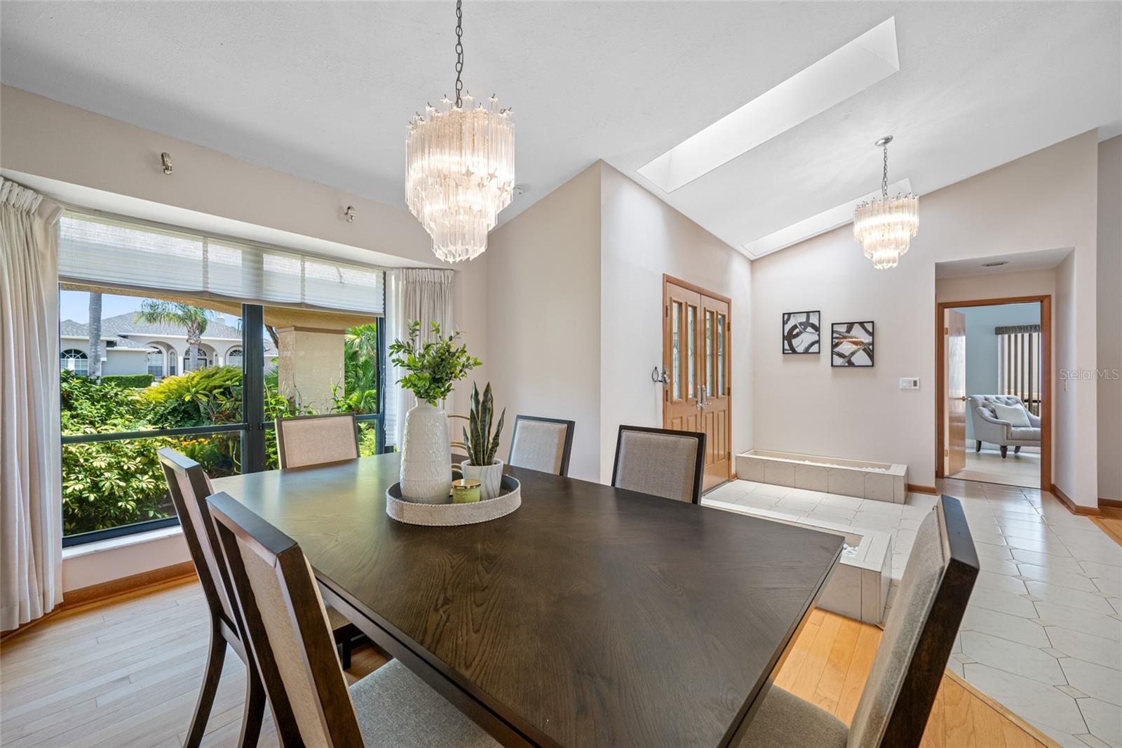 Listing photo id 15 for 5816 Dory Way