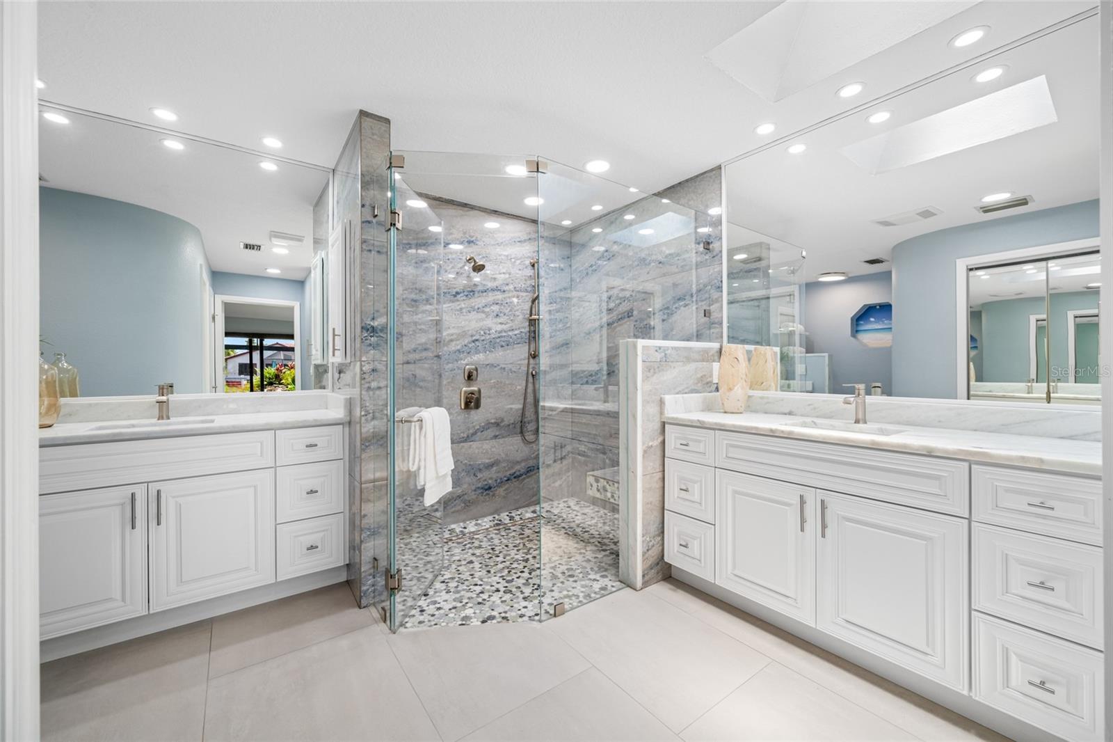 Listing photo id 20 for 5816 Dory Way