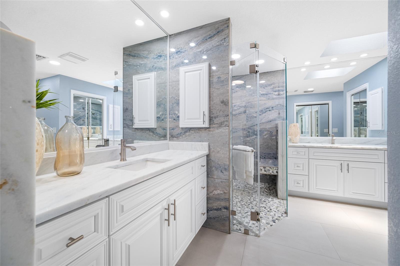 Listing photo id 21 for 5816 Dory Way