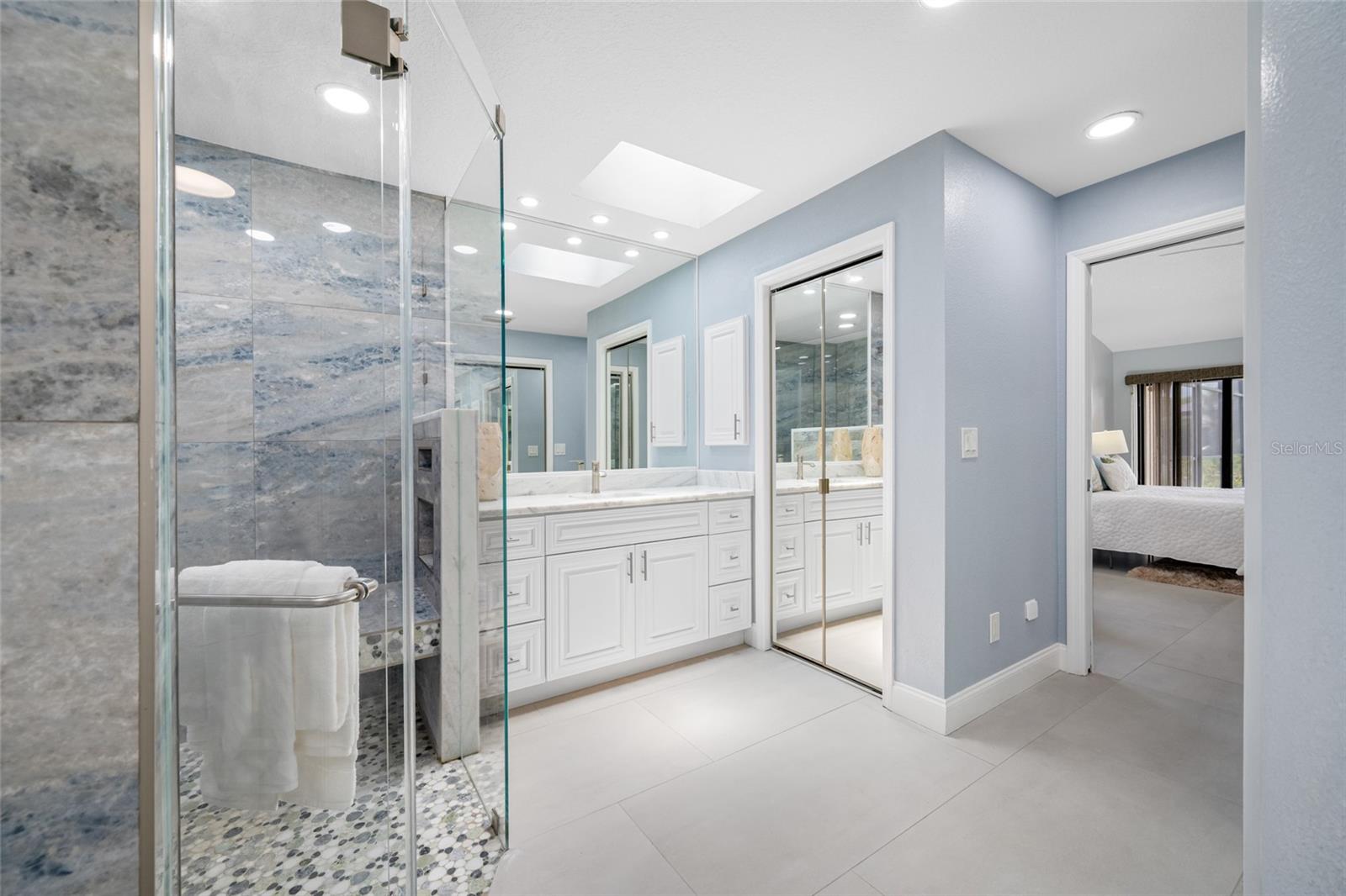Listing photo id 24 for 5816 Dory Way