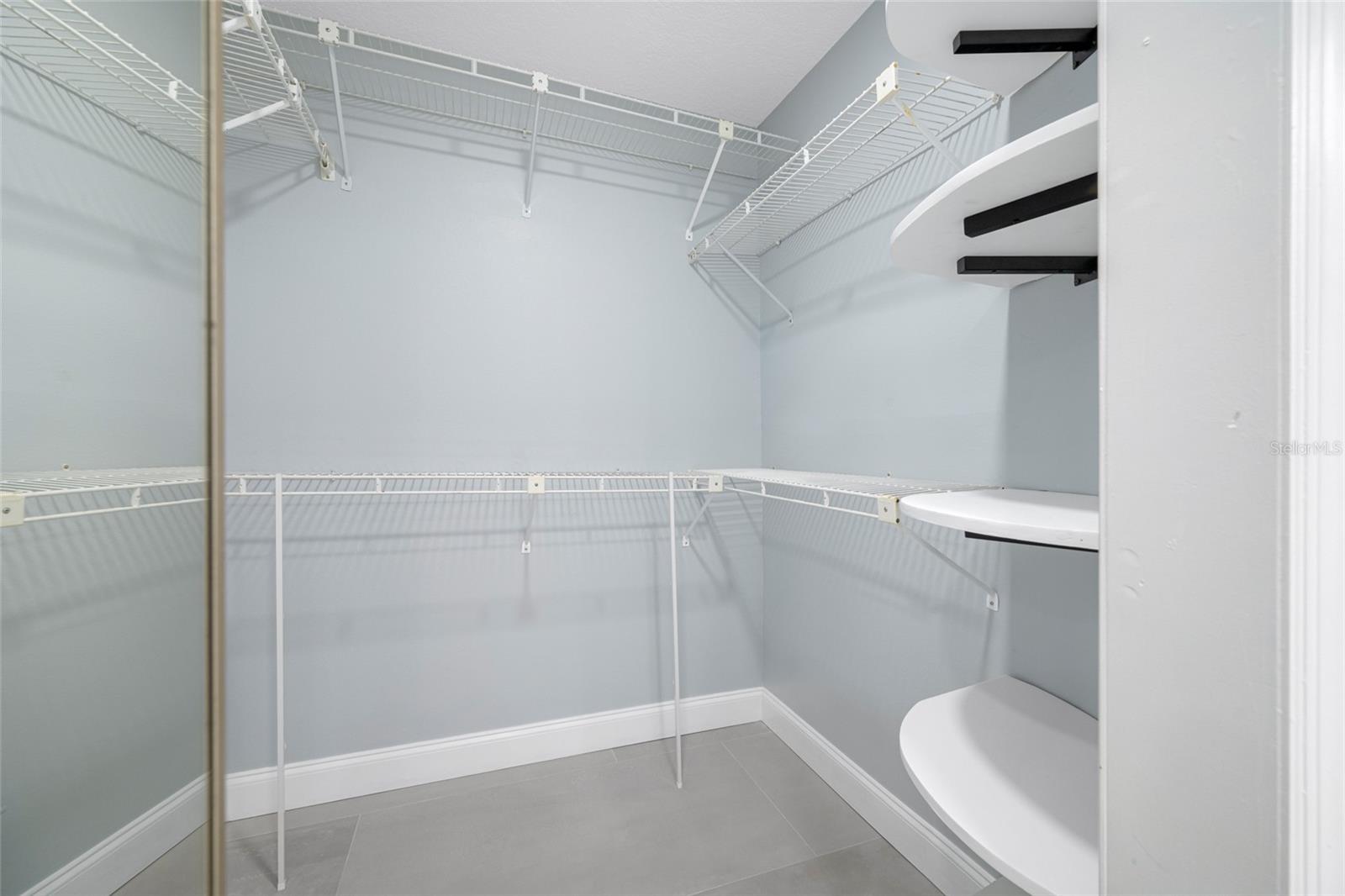 Listing photo id 26 for 5816 Dory Way