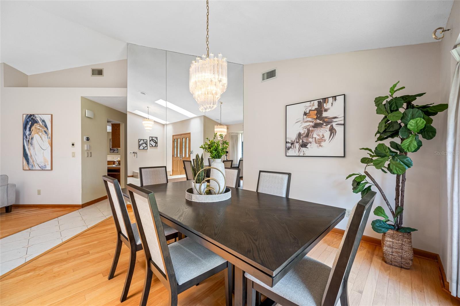 Listing photo id 27 for 5816 Dory Way