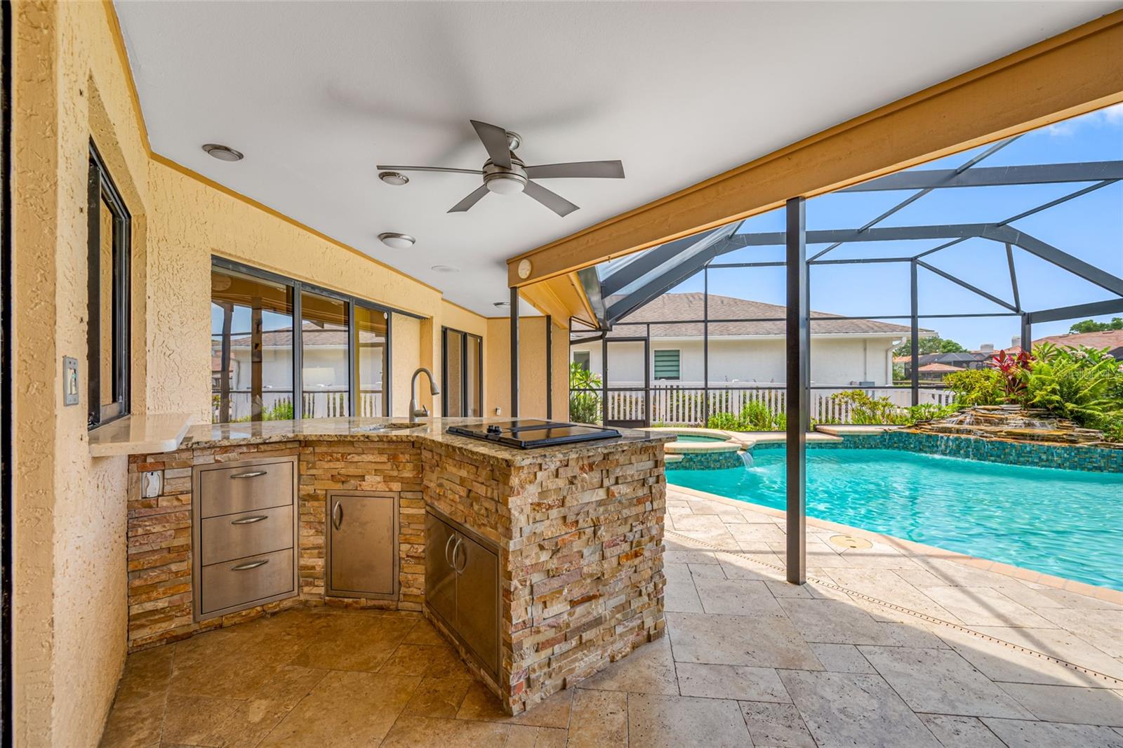 Listing photo id 32 for 5816 Dory Way