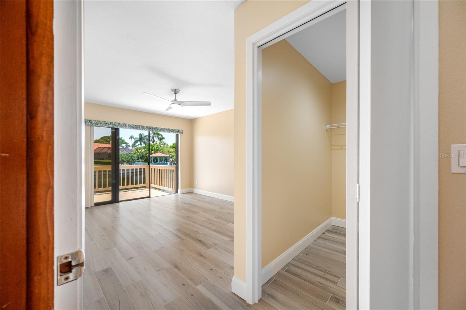 Listing photo id 42 for 5816 Dory Way
