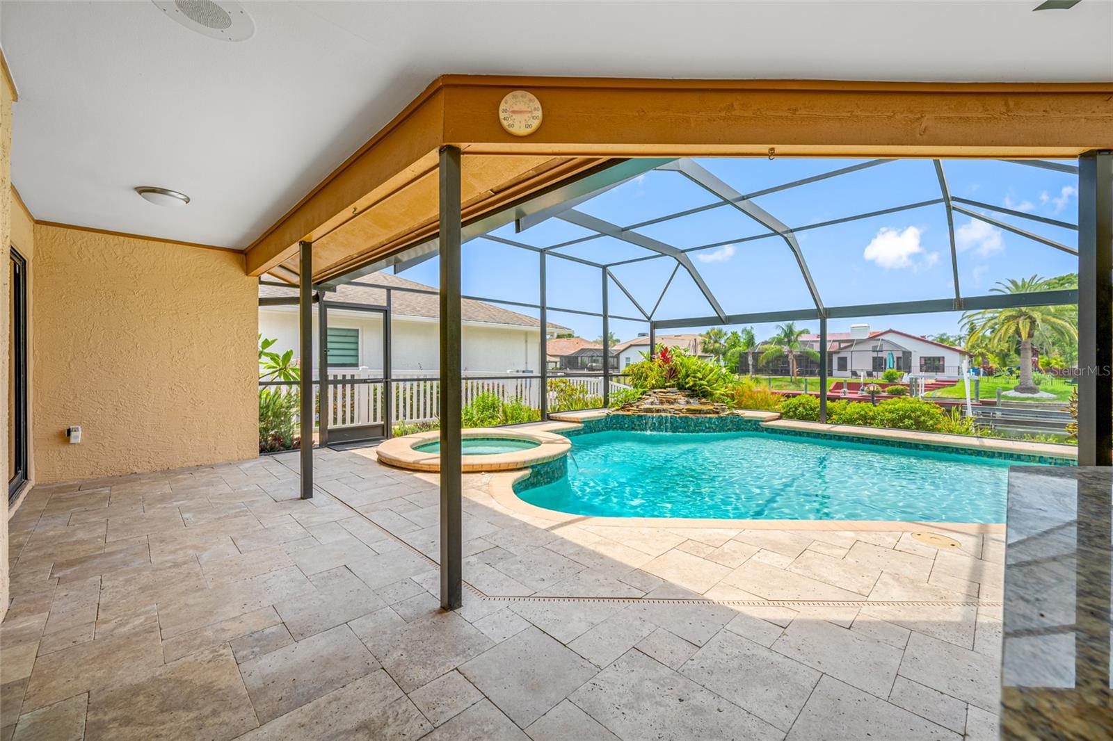 Listing photo id 45 for 5816 Dory Way
