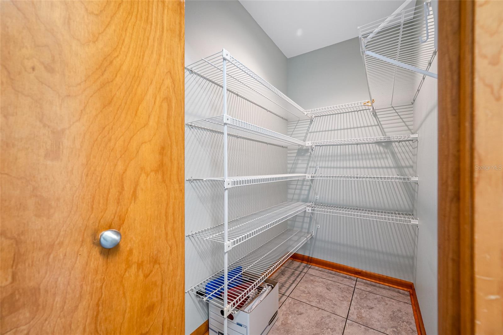 Listing photo id 49 for 5816 Dory Way