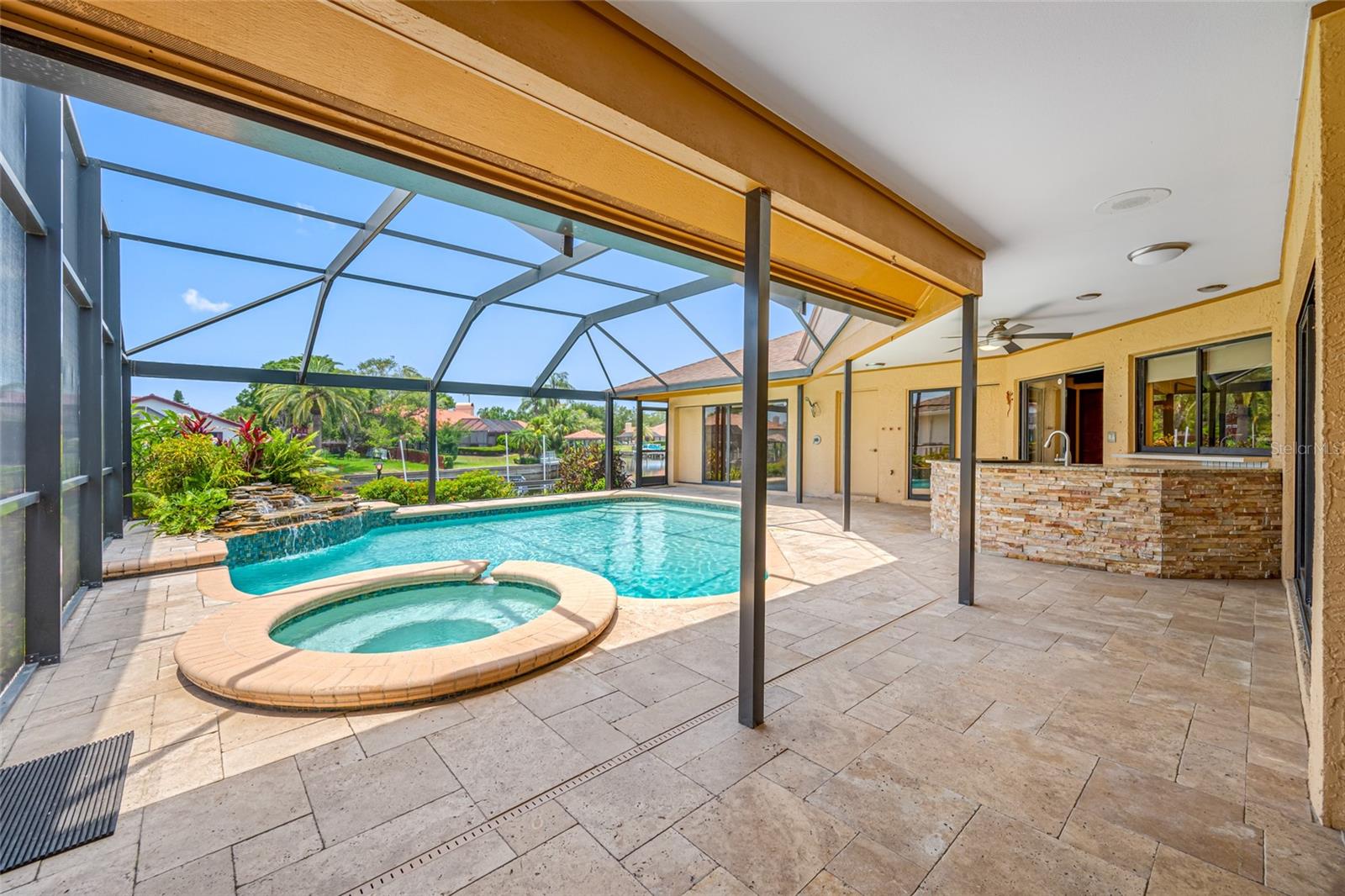 Listing photo id 53 for 5816 Dory Way