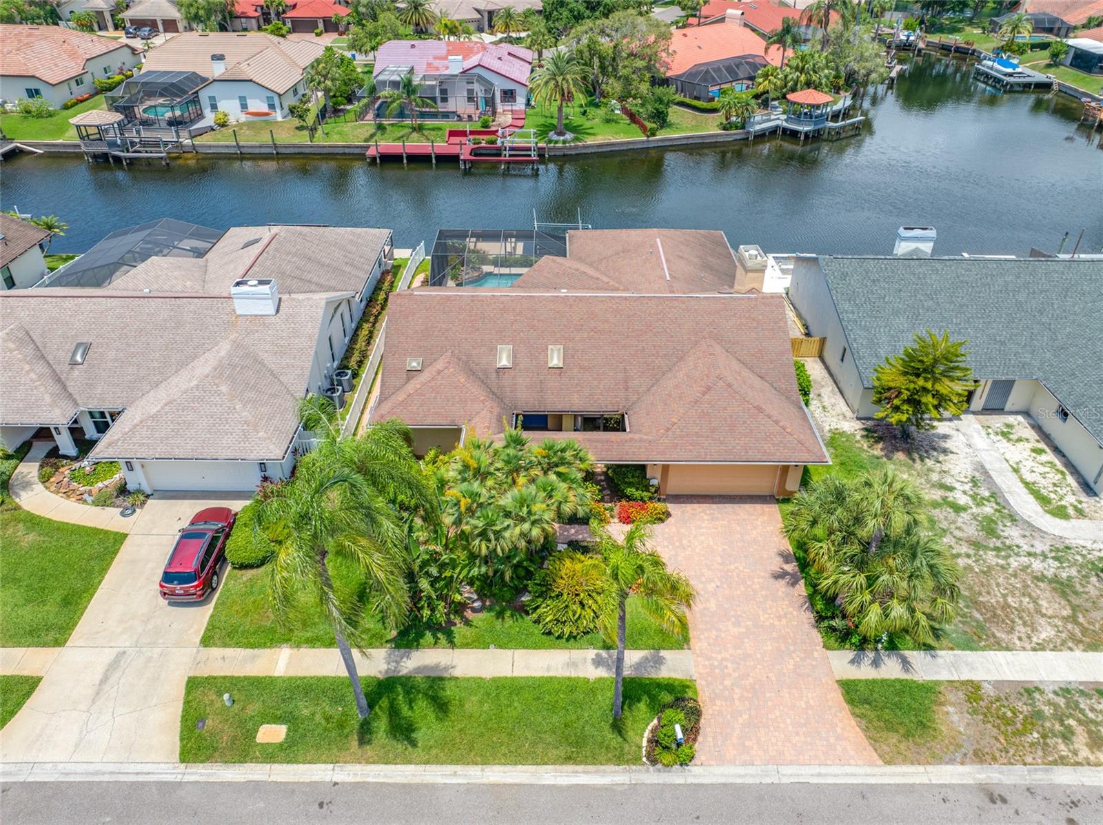 Listing photo id 63 for 5816 Dory Way