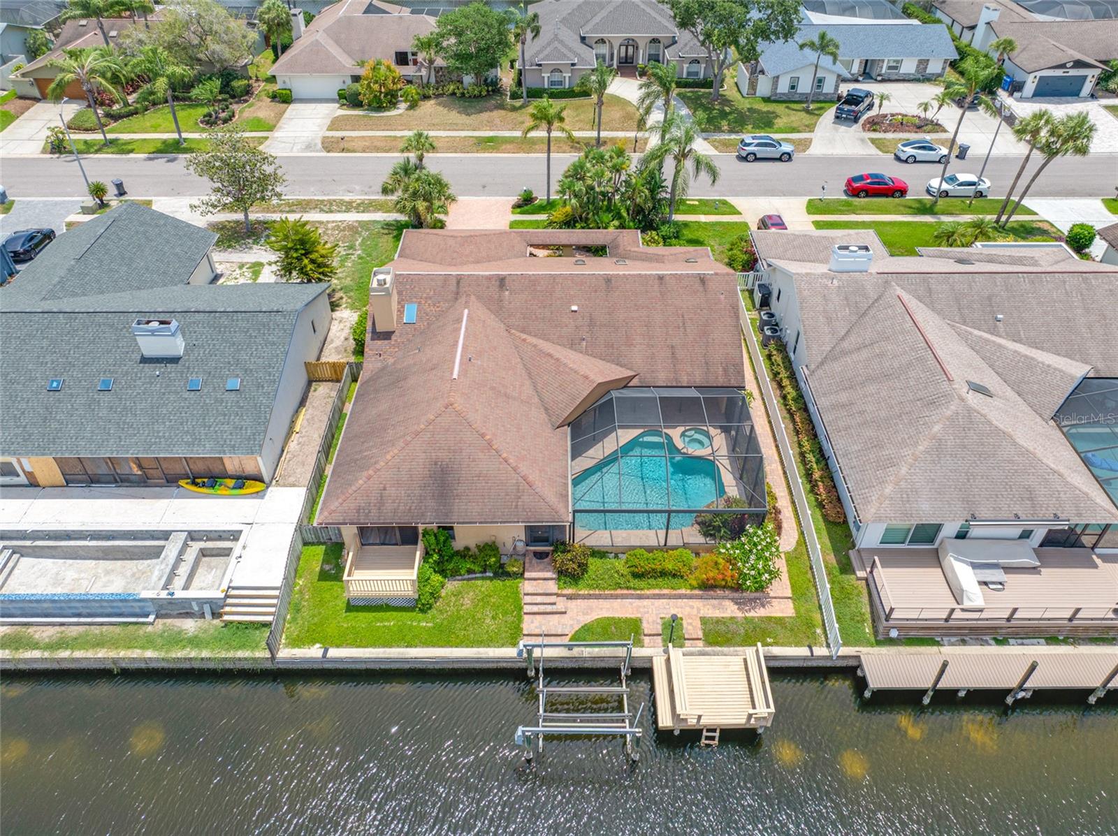 Listing photo id 64 for 5816 Dory Way
