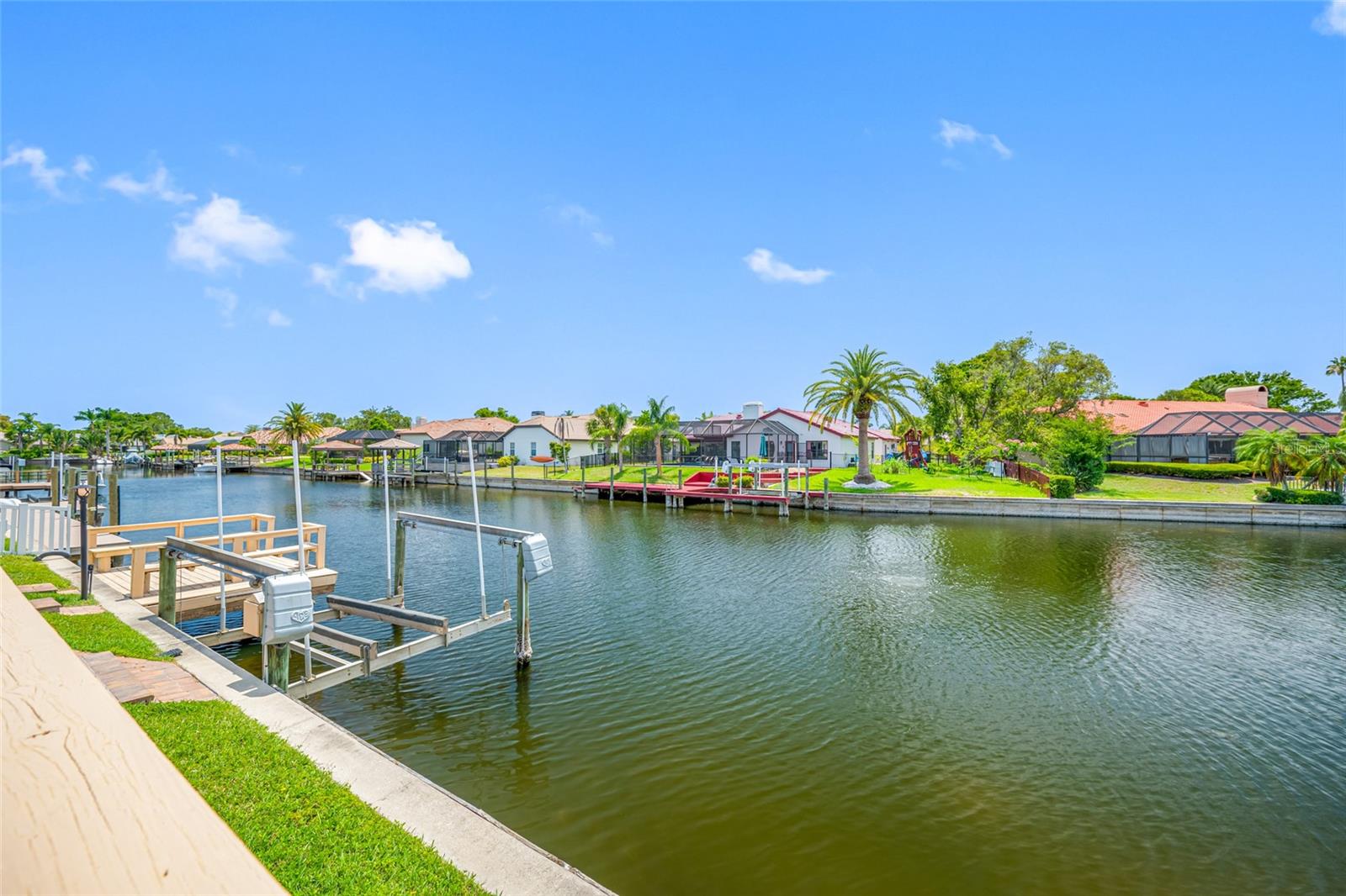 Listing photo id 6 for 5816 Dory Way