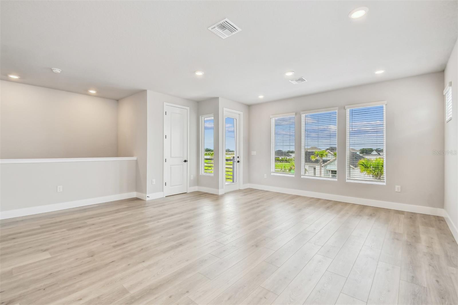Image 17 of 39 For 1631 Springwell Lane