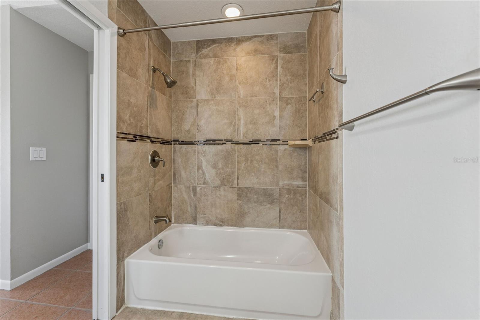 Image 14 of 25 For 581 Oceanview Avenue