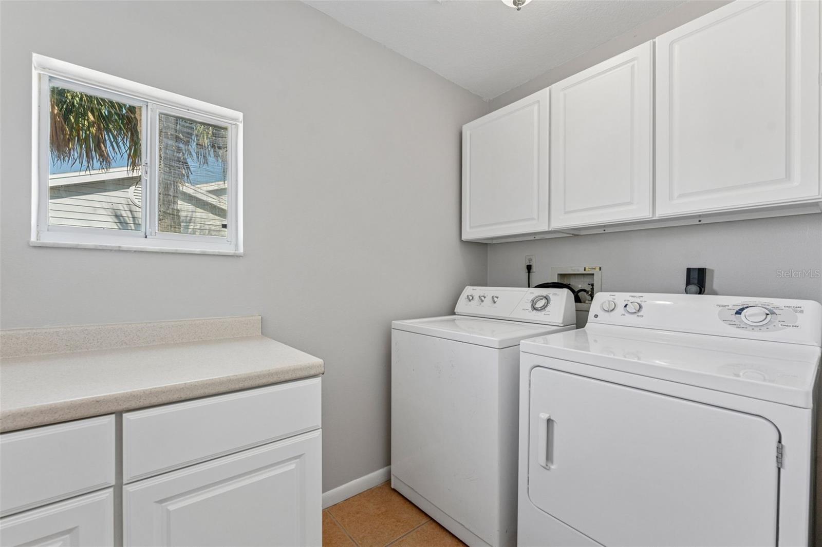 Image 16 of 25 For 581 Oceanview Avenue