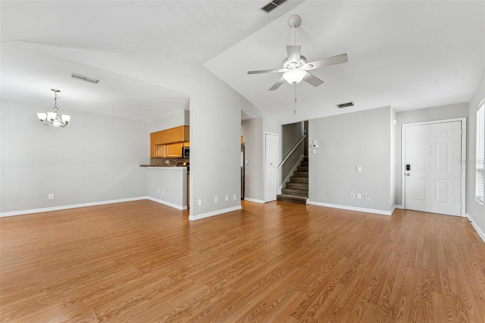 Image 8 of 25 For 581 Oceanview Avenue