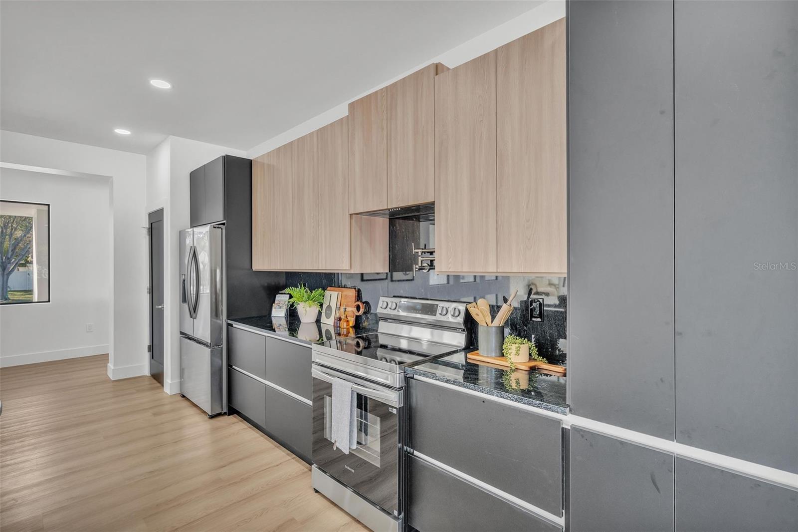 Image 12 of 39 For 3175 10th Avenue N