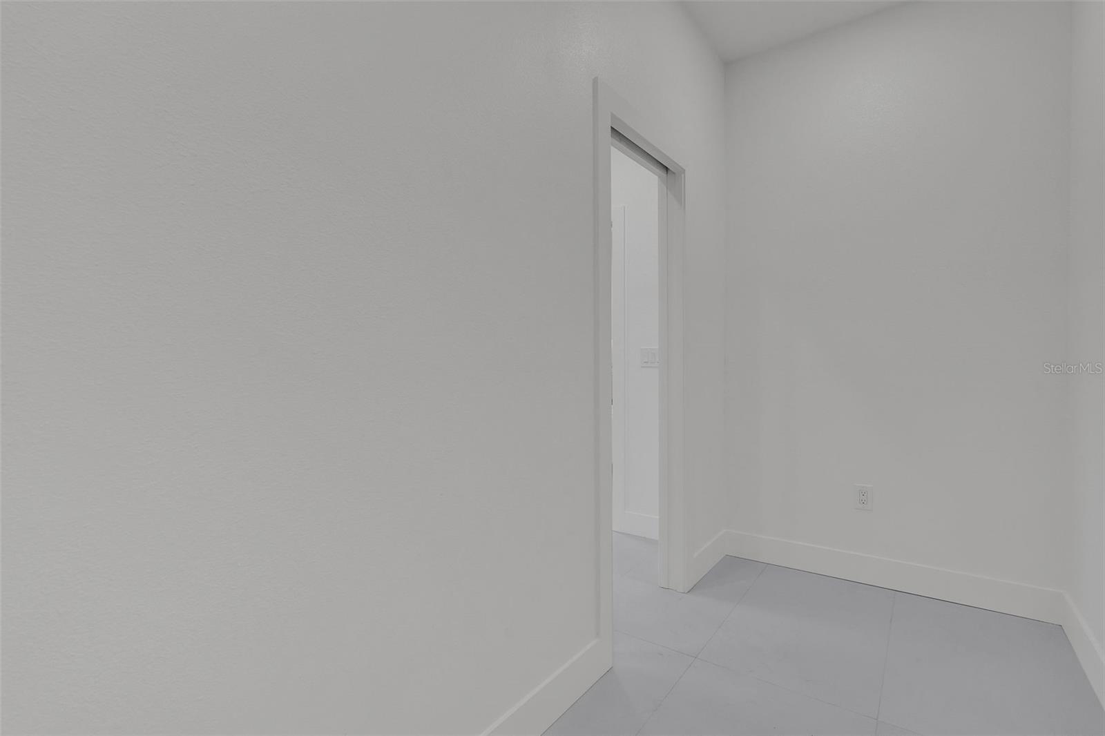 Image 21 of 39 For 3175 10th Avenue N