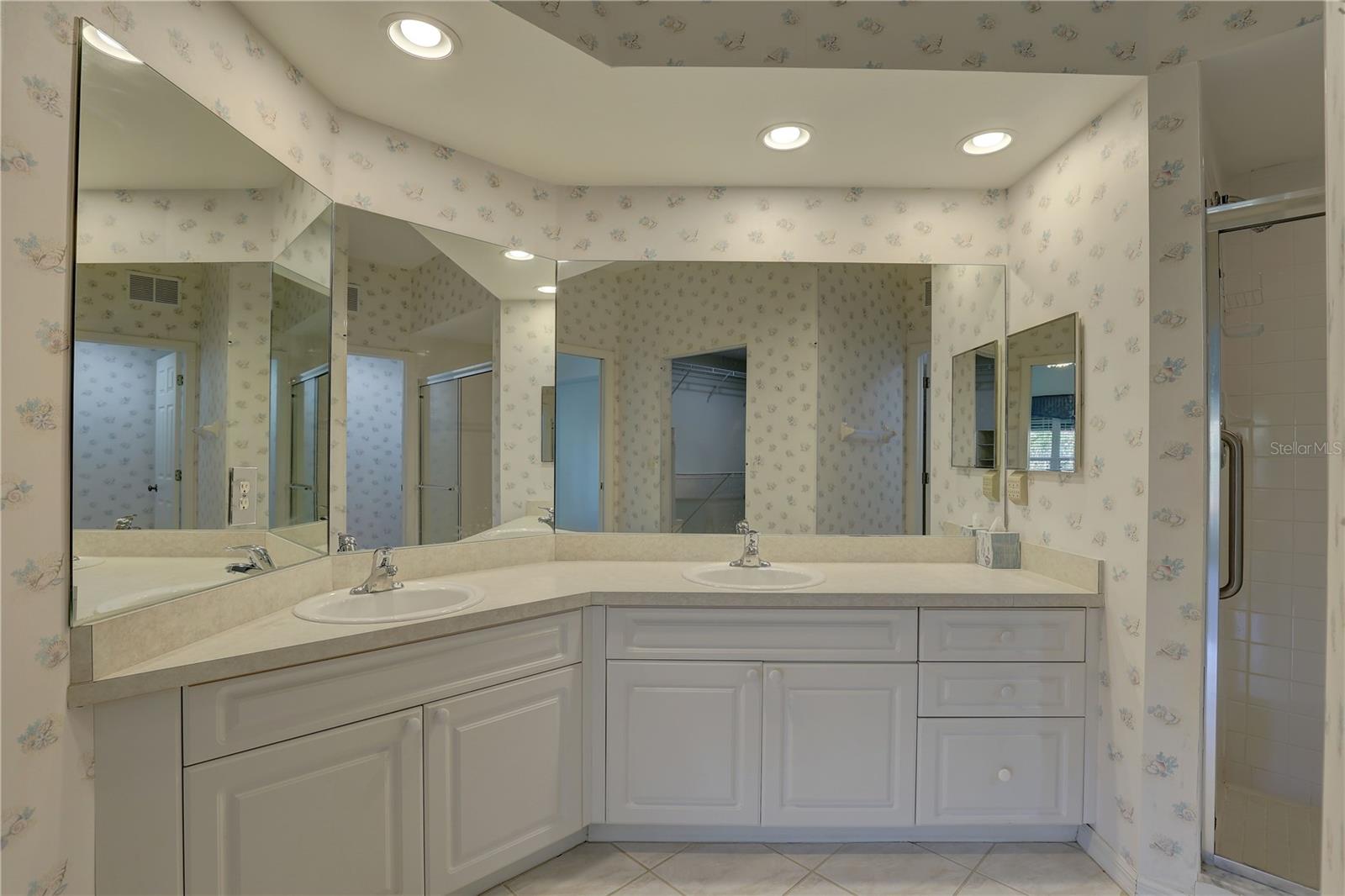 Image 19 of 45 For 6330 99th Way N 14f