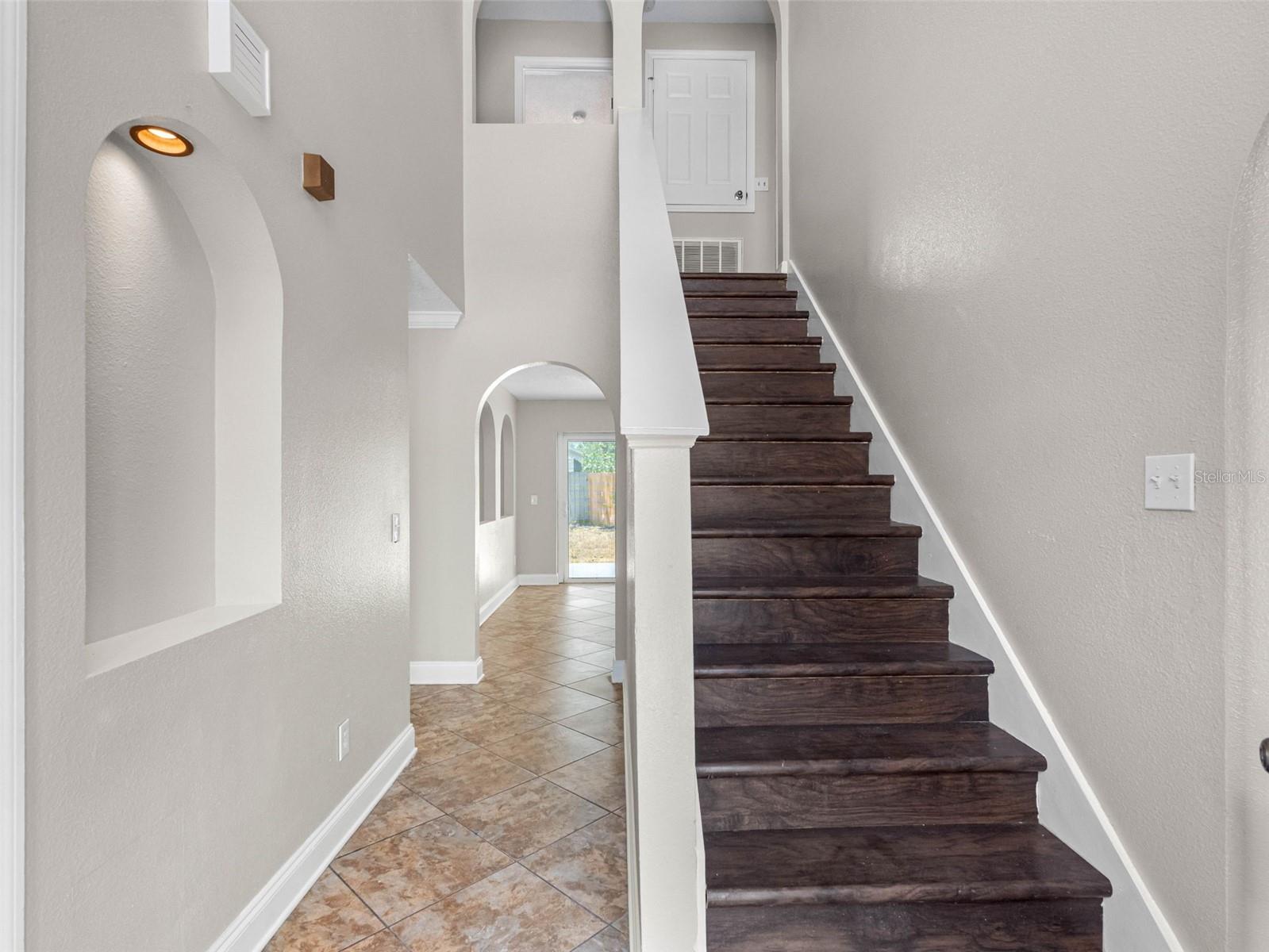 Image 11 of 67 For 908 Stallion Way