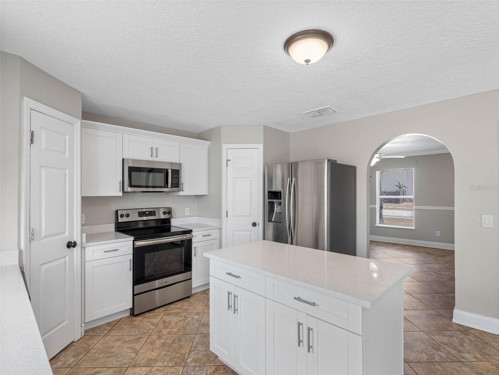 Image 16 of 67 For 908 Stallion Way