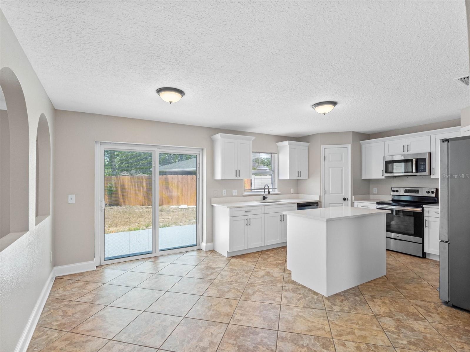 Image 19 of 67 For 908 Stallion Way