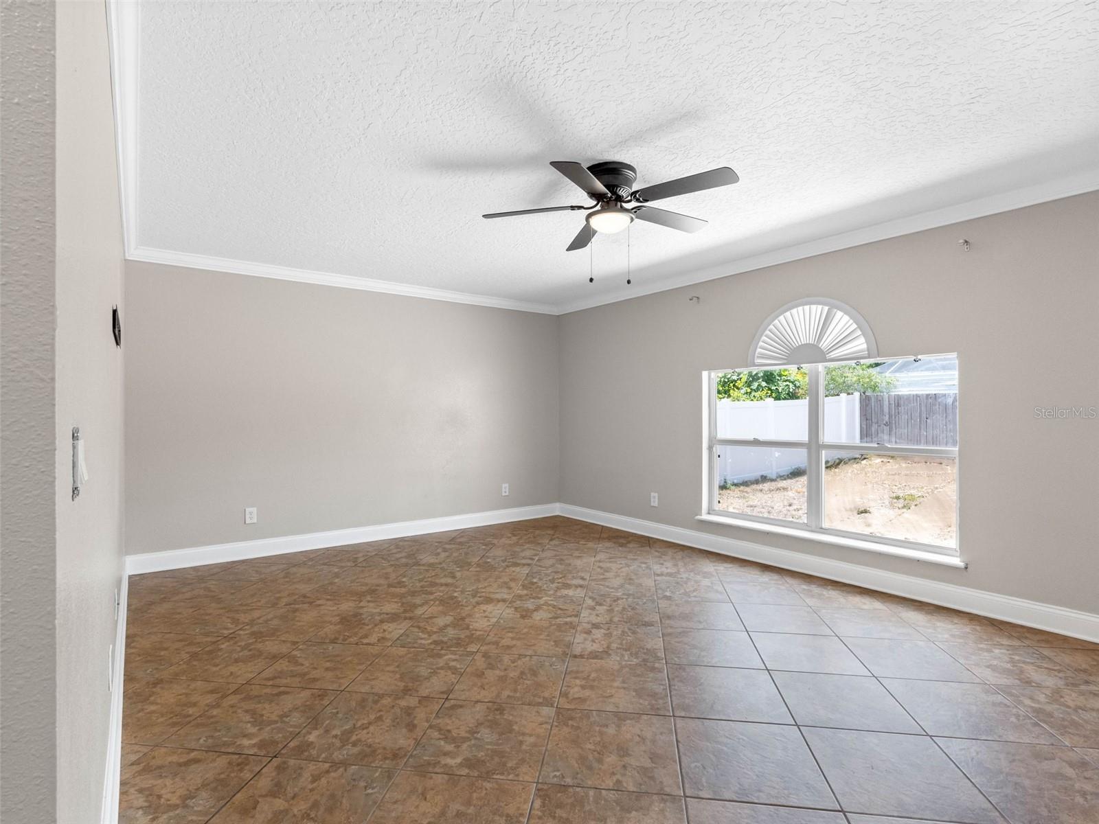 Image 21 of 67 For 908 Stallion Way