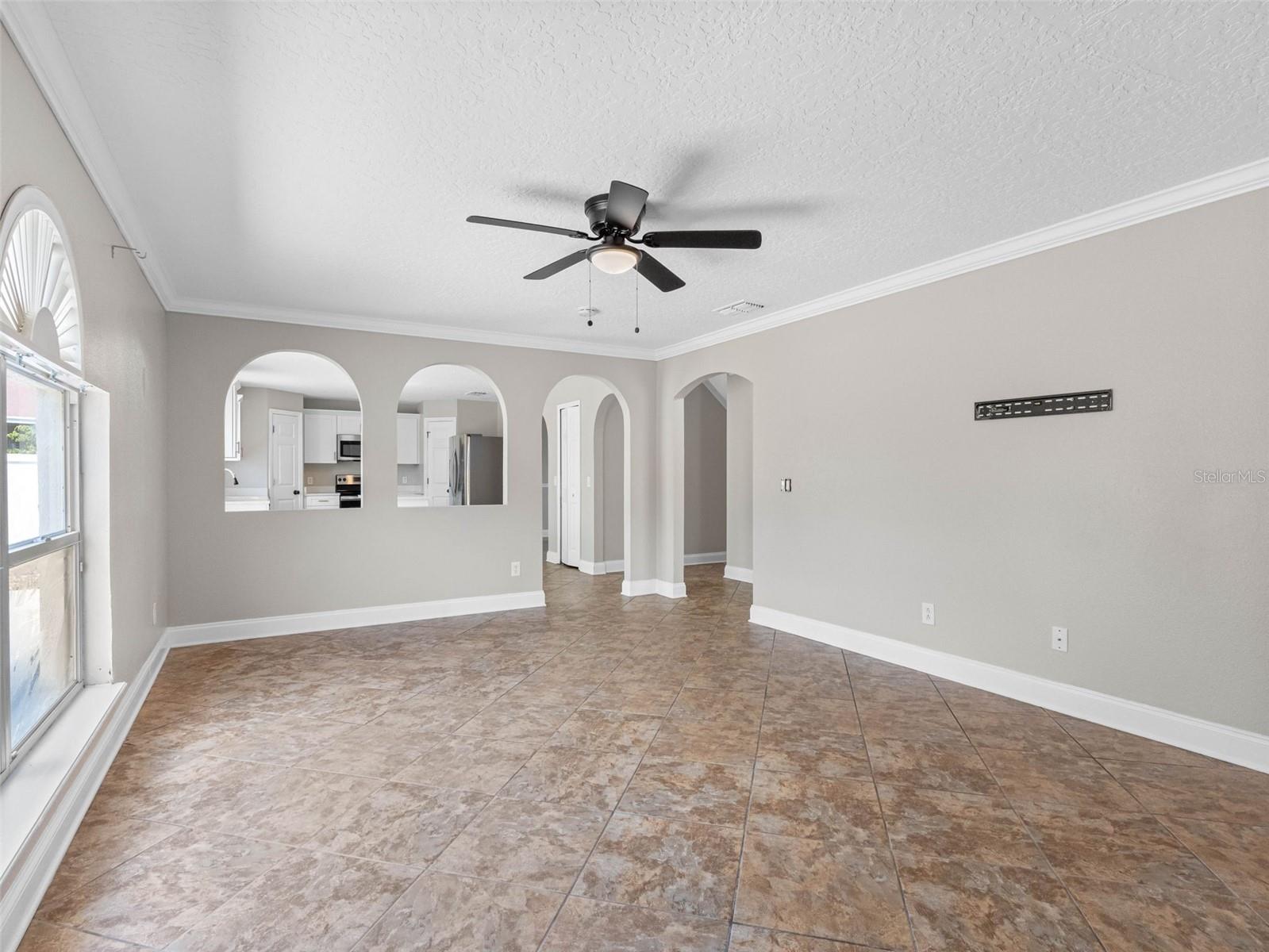 Image 22 of 67 For 908 Stallion Way