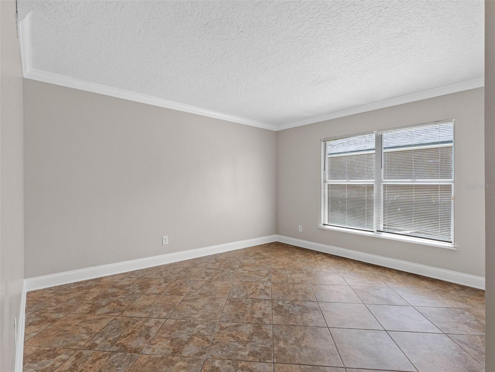 Image 24 of 67 For 908 Stallion Way