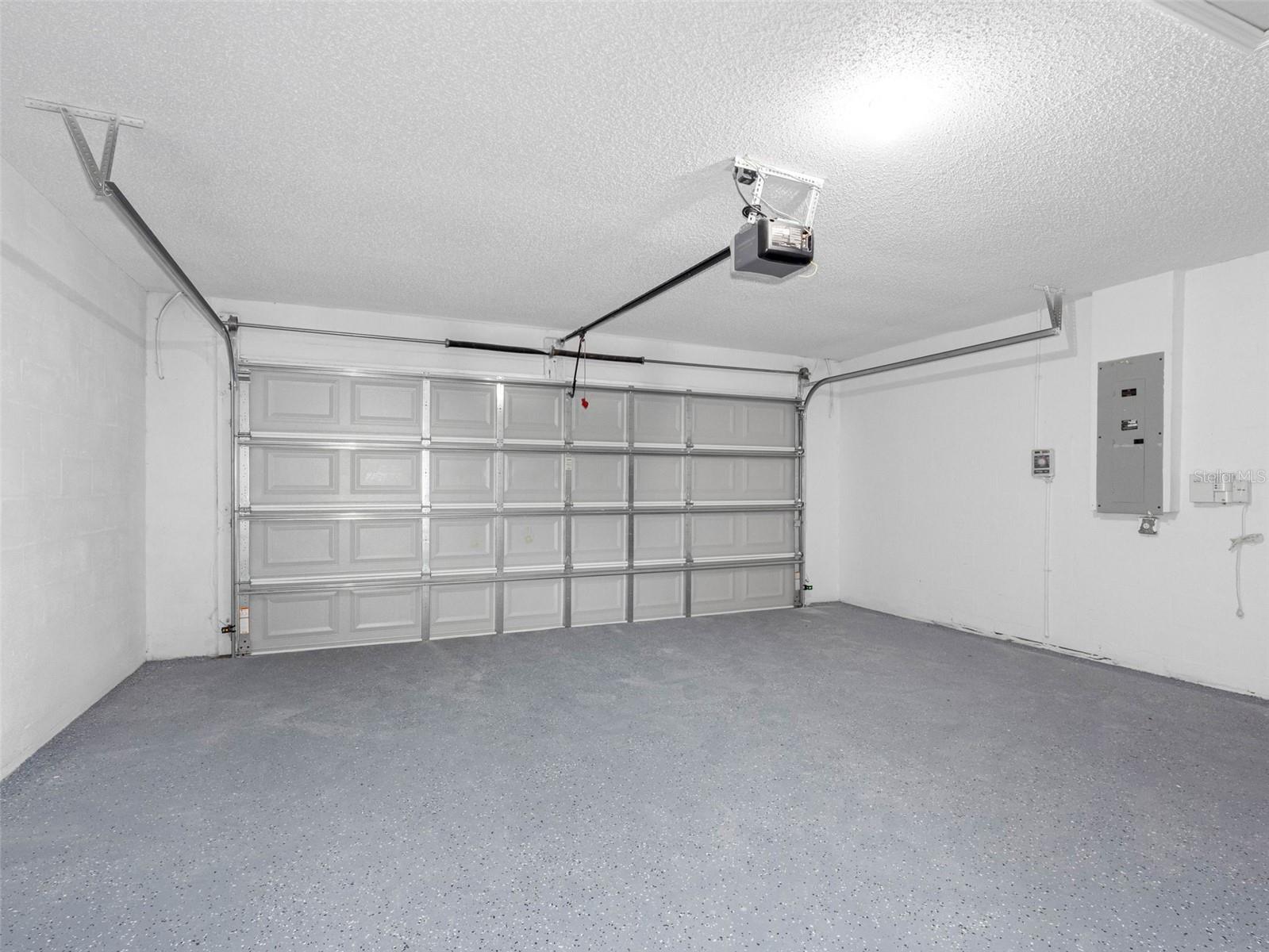 Image 27 of 67 For 908 Stallion Way
