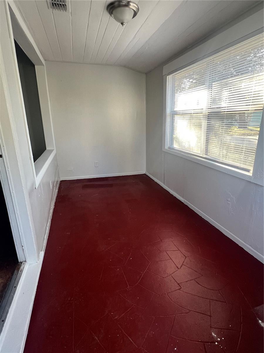 Image 2 of 9 For 1515 13th Avenue S