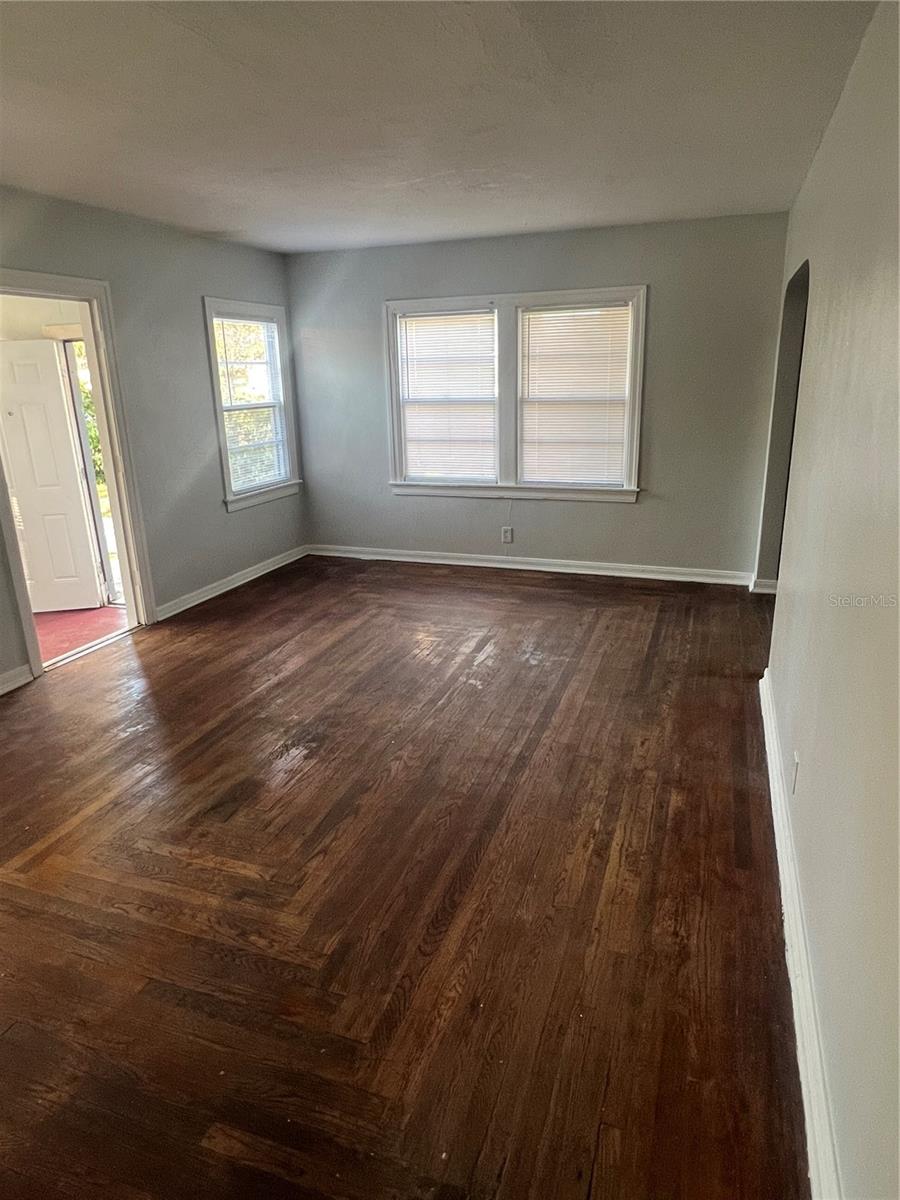 Image 3 of 9 For 1515 13th Avenue S