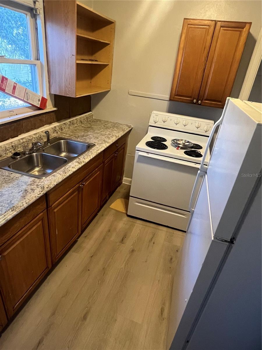 Image 4 of 9 For 1515 13th Avenue S