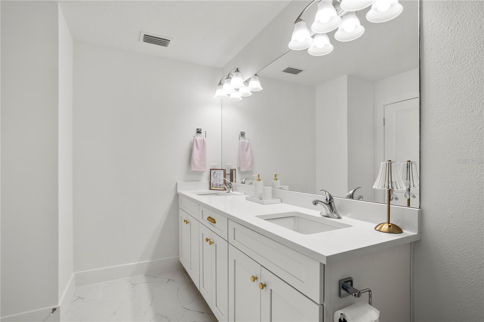 Image 53 of 61 For 2563 Ocean Breeze Lane