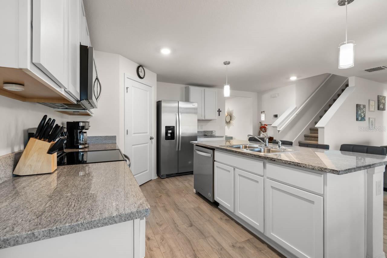 Image 10 of 61 For 718 Tidal Rock Avenue