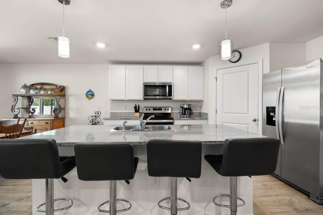 Image 8 of 61 For 718 Tidal Rock Avenue