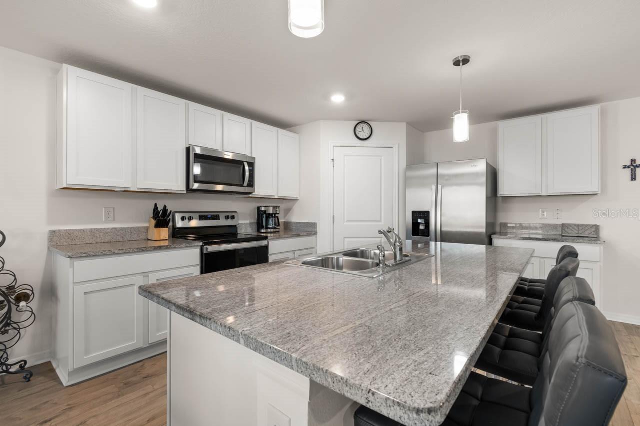Image 9 of 61 For 718 Tidal Rock Avenue