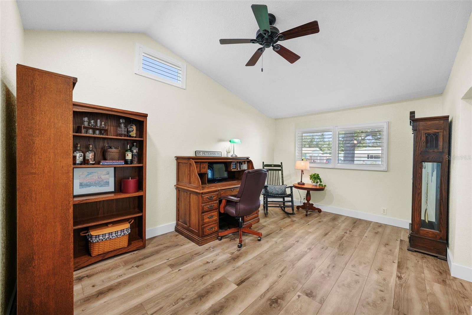 Image 13 of 39 For 430 44th Avenue Ne