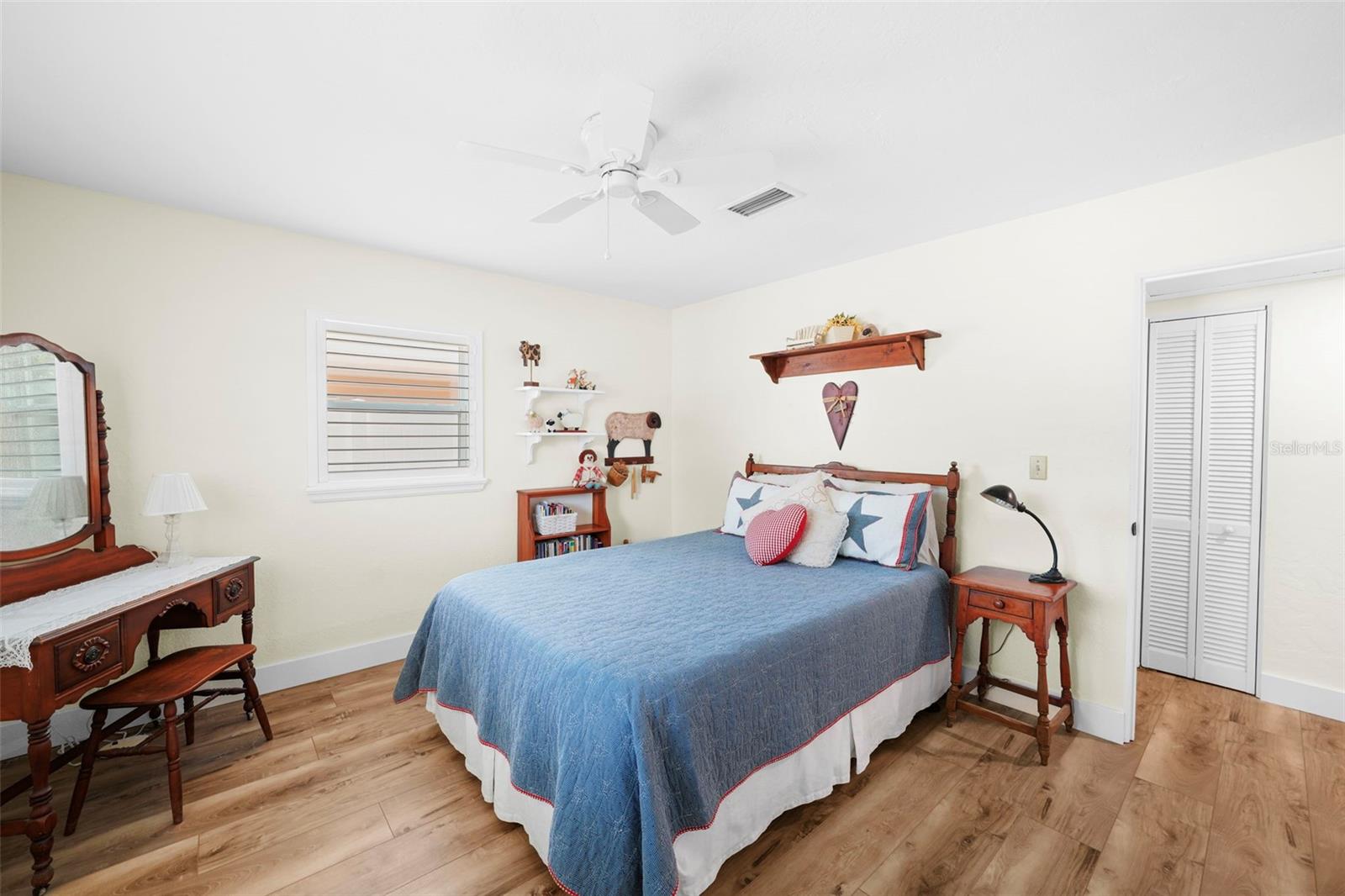 Image 22 of 39 For 430 44th Avenue Ne