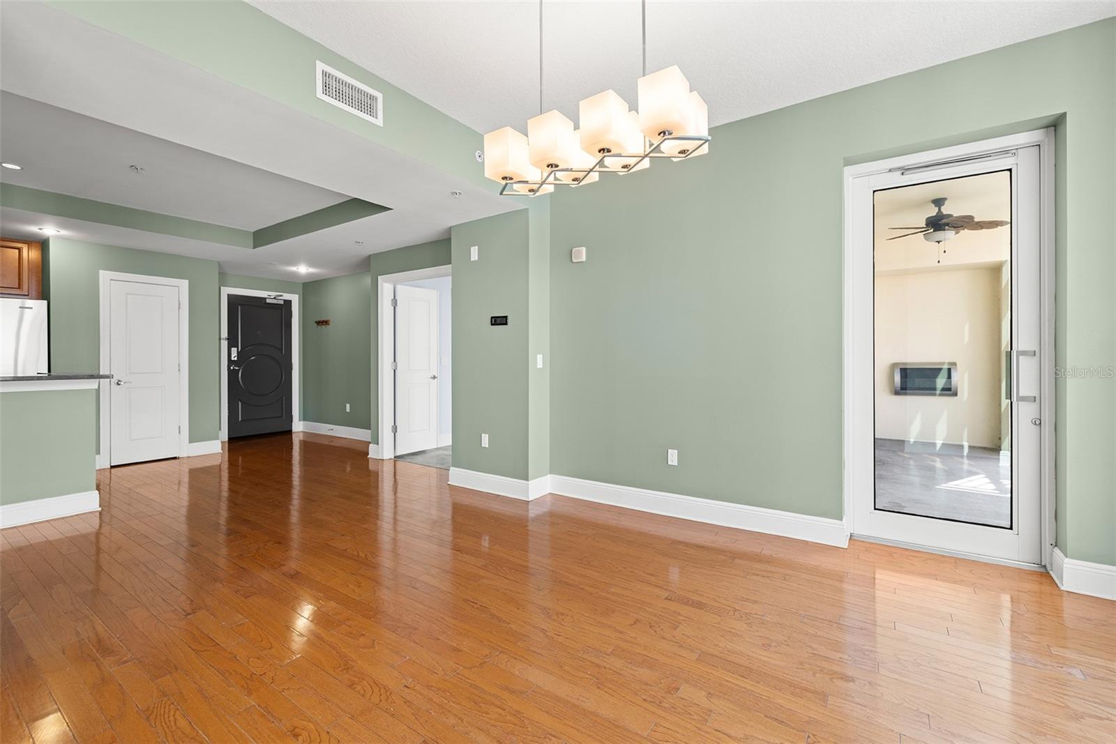 Image 11 of 50 For 1227 Madison Street 902