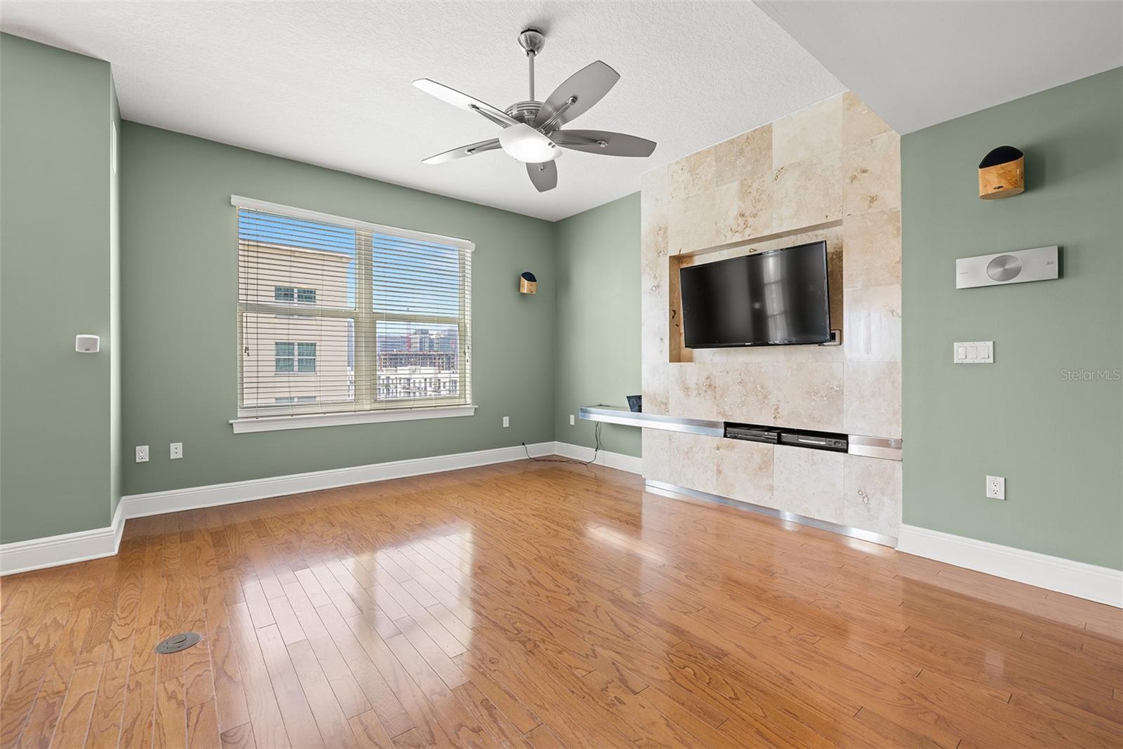 Image 8 of 50 For 1227 Madison Street 902